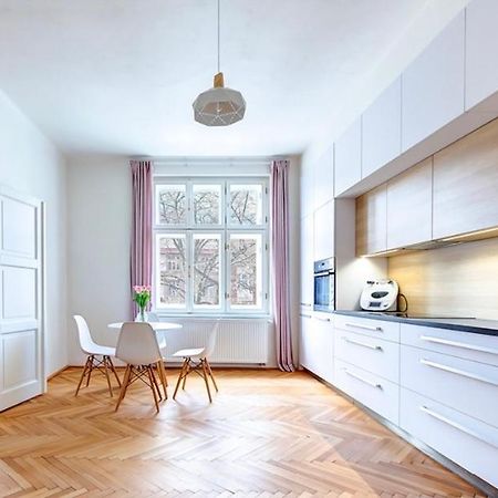 City Center Apartment Hradec Králové Екстериор снимка